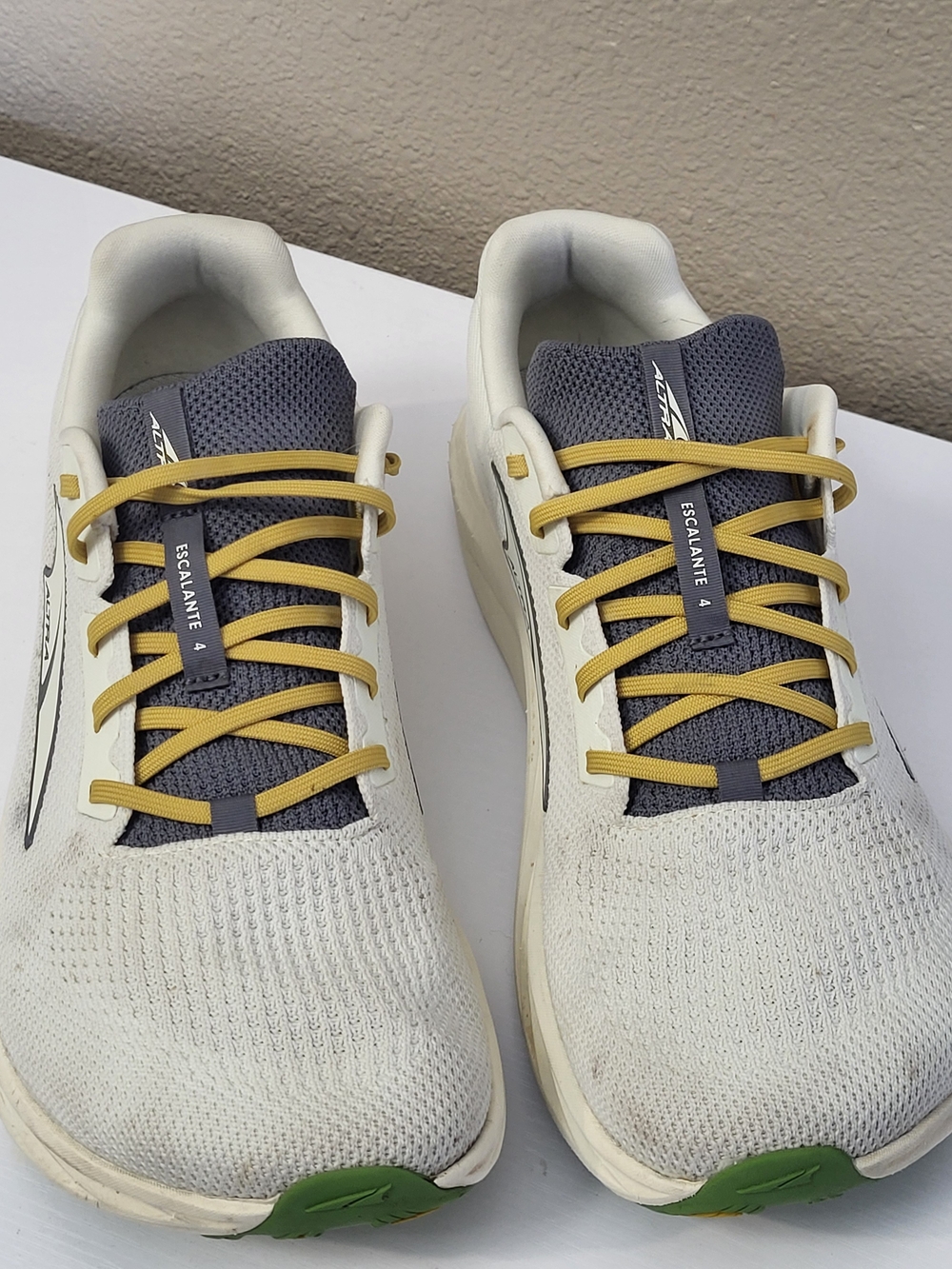 Altra Escalante 4 Men's Size 10 Running Shoes Ivory Foot Shape